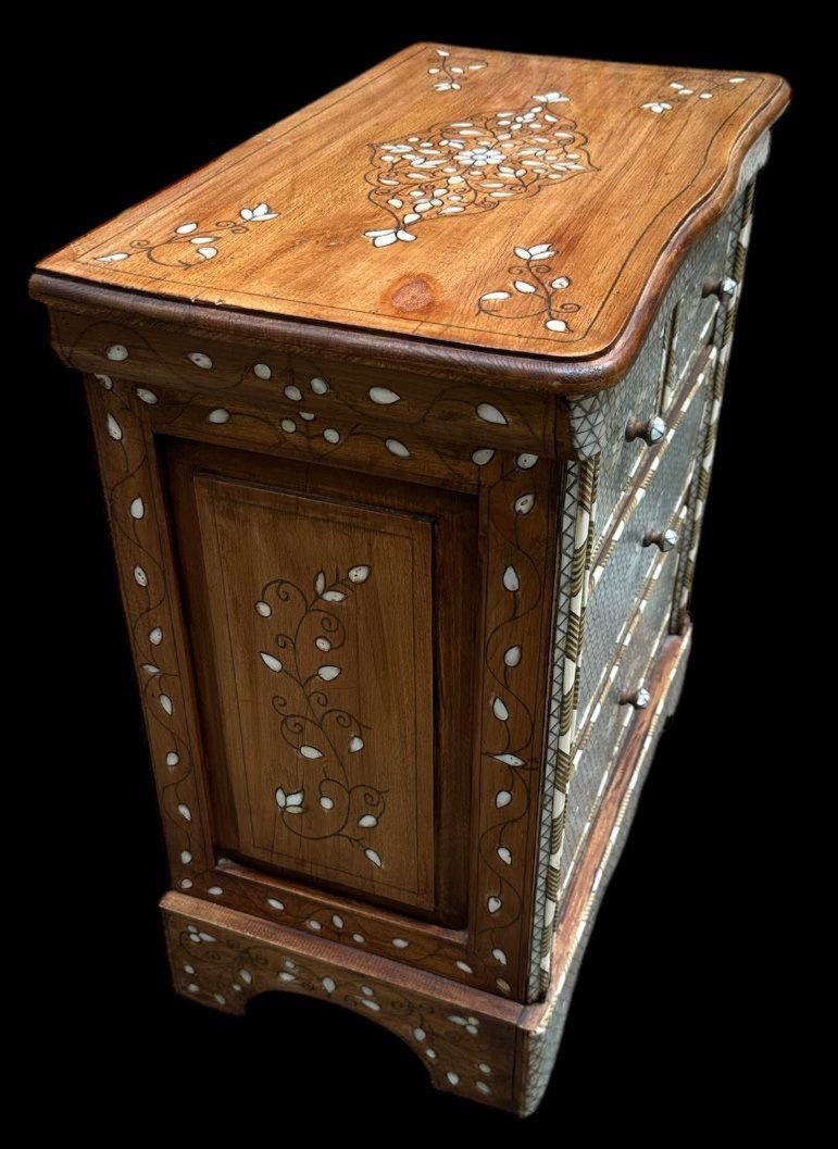 Syrian Chest Of Drawers Inlaid With Mother-of-pearl -photo-1