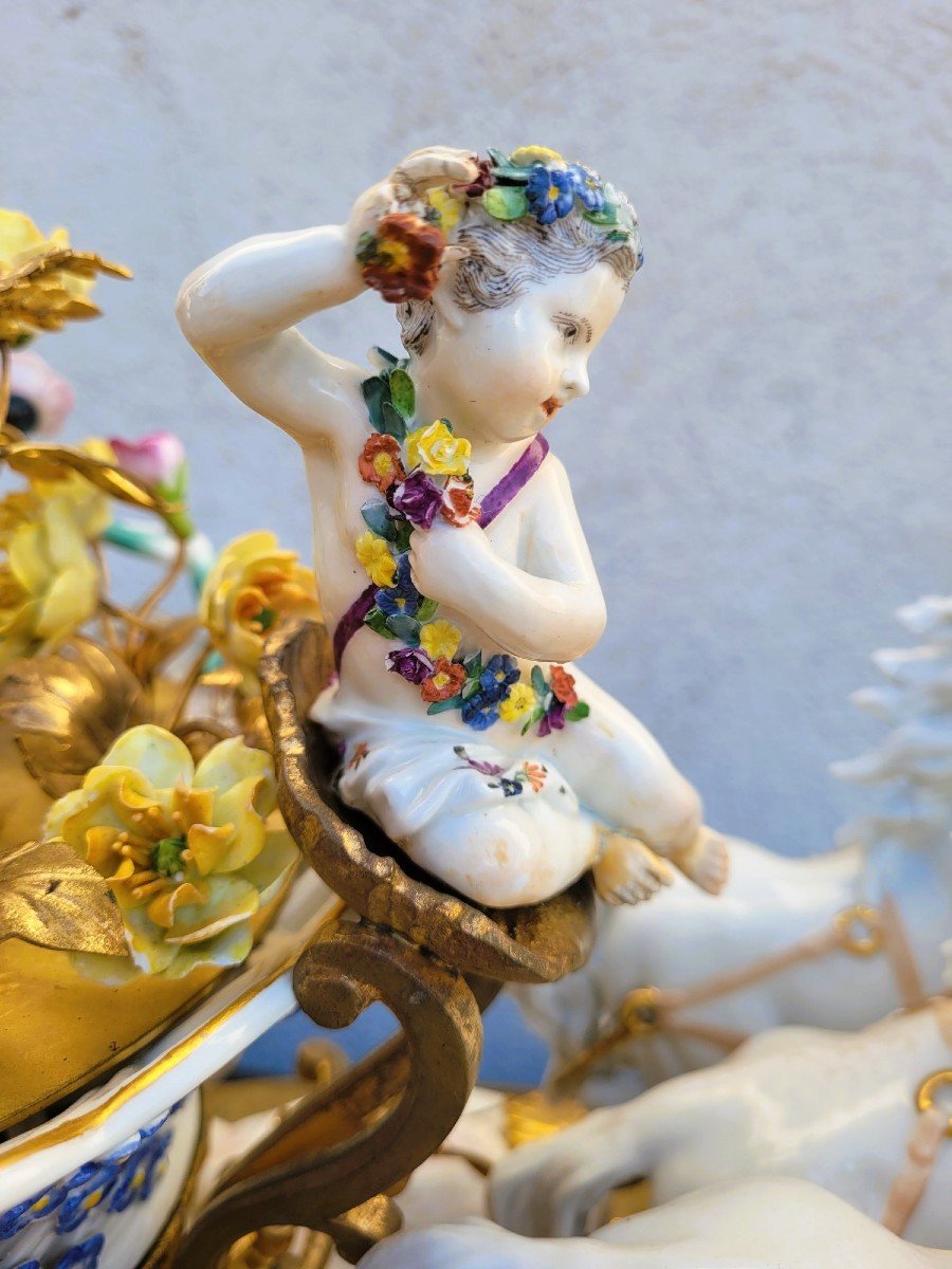 Dans le Gout  de Meissen, Putto Conduisant Un Char De Fleurs, XIXème Siècle-photo-3