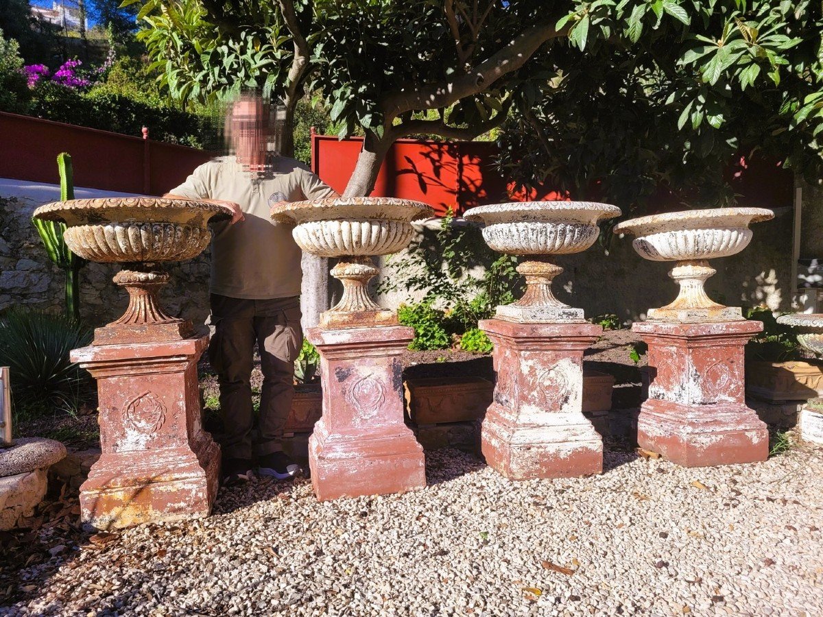 Set Of 4 Large Cast Iron Garden Vases On Terracotta Bases, 19th Century-photo-3