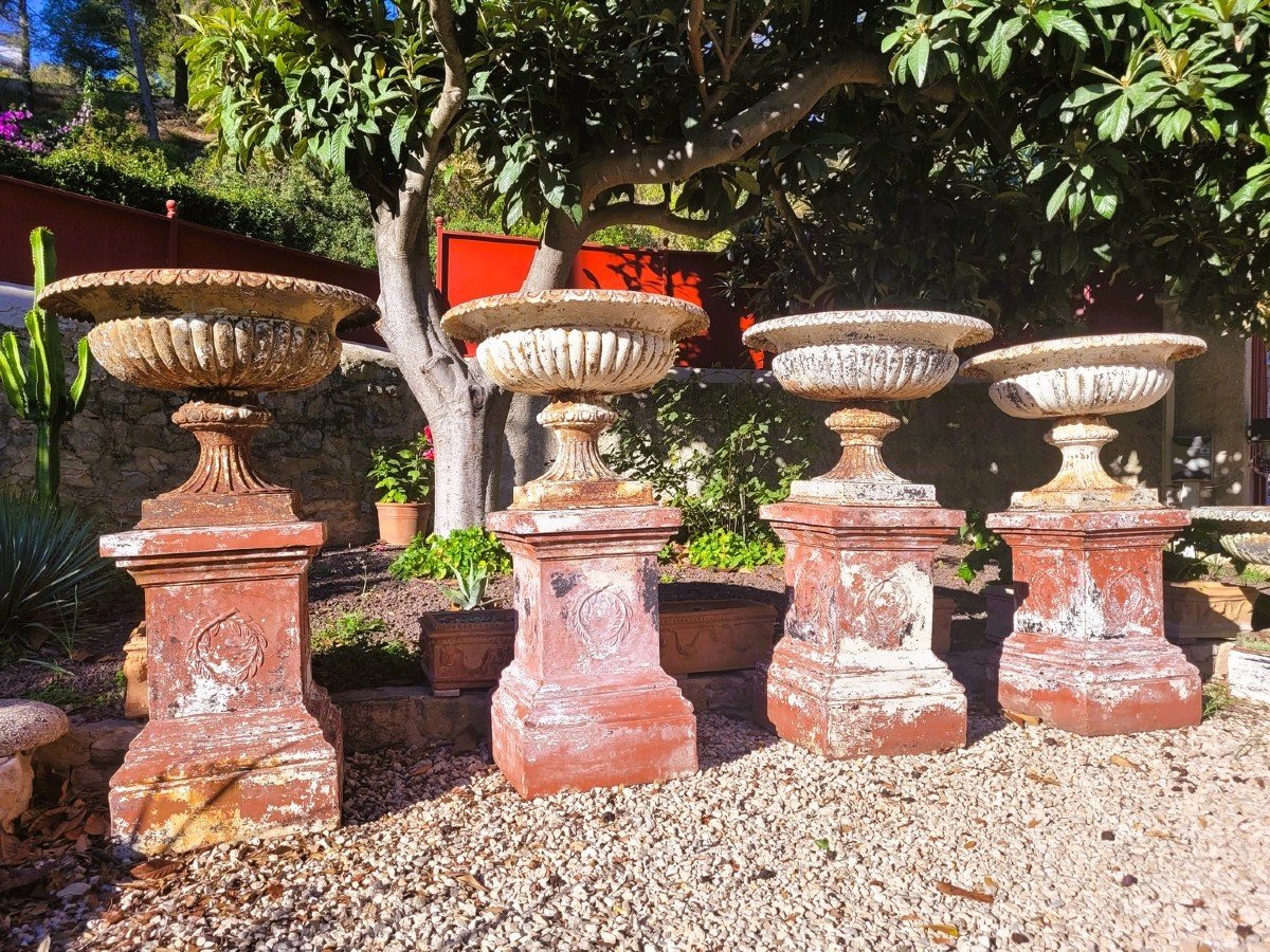 Set Of 4 Large Cast Iron Garden Vases On Terracotta Bases, 19th Century