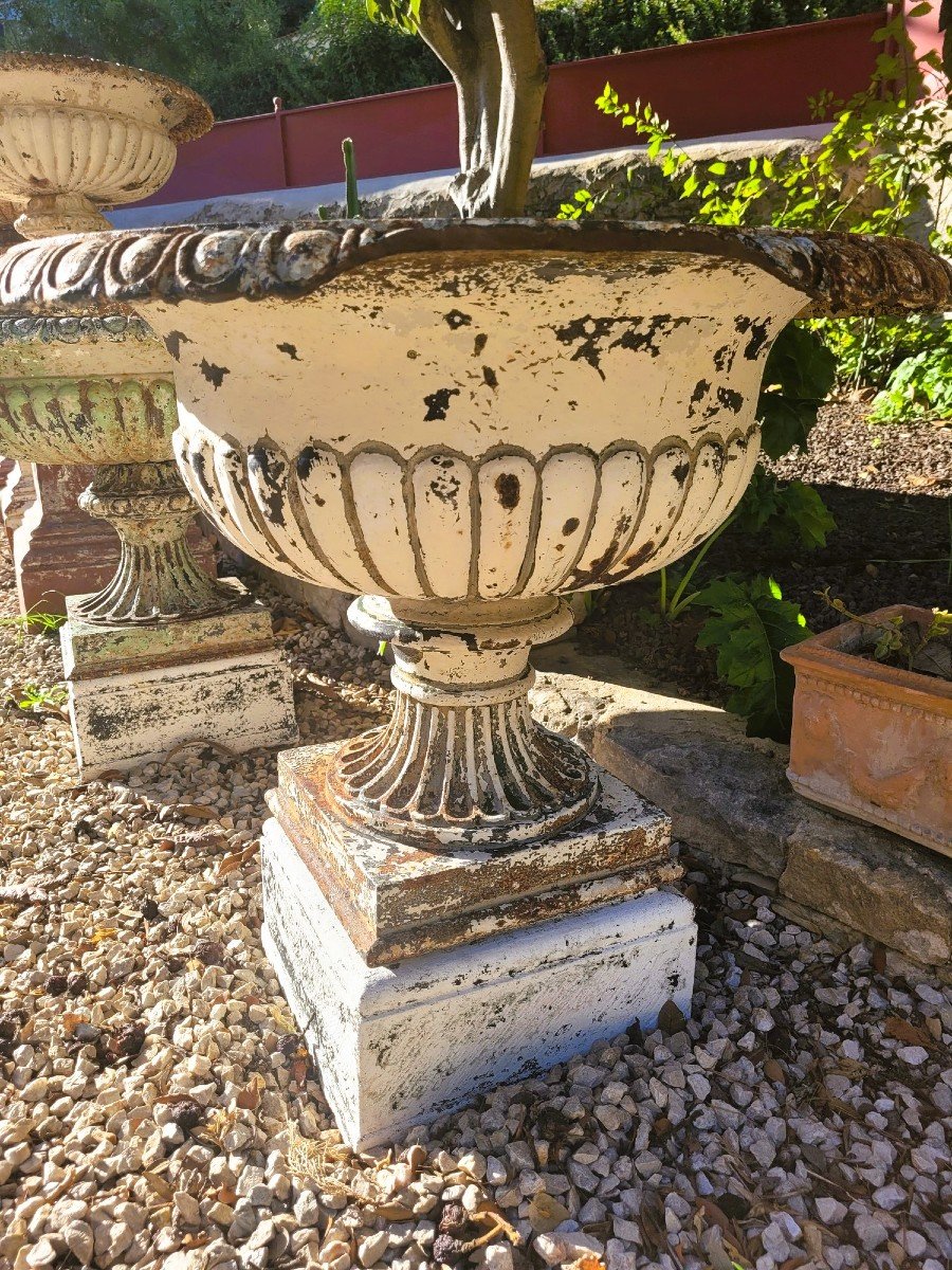 2 Cast Iron Garden Vases On Base, 19th Century-photo-5