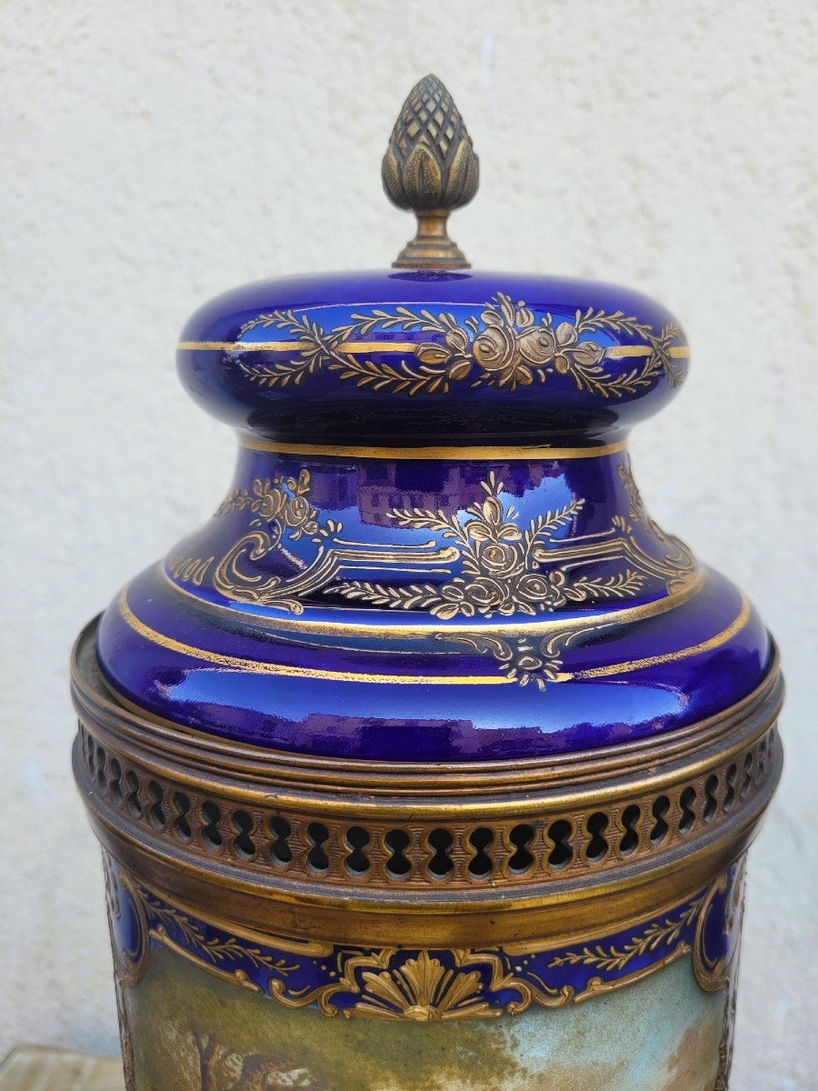 Sèvres, Paire De Vases Couverts En Porcelaine, Marque Château Des Tuileries, XIXème Siècle-photo-1