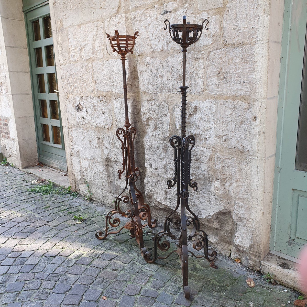 Important Pair Of Wrought Iron Castle Torchieres -photo-2