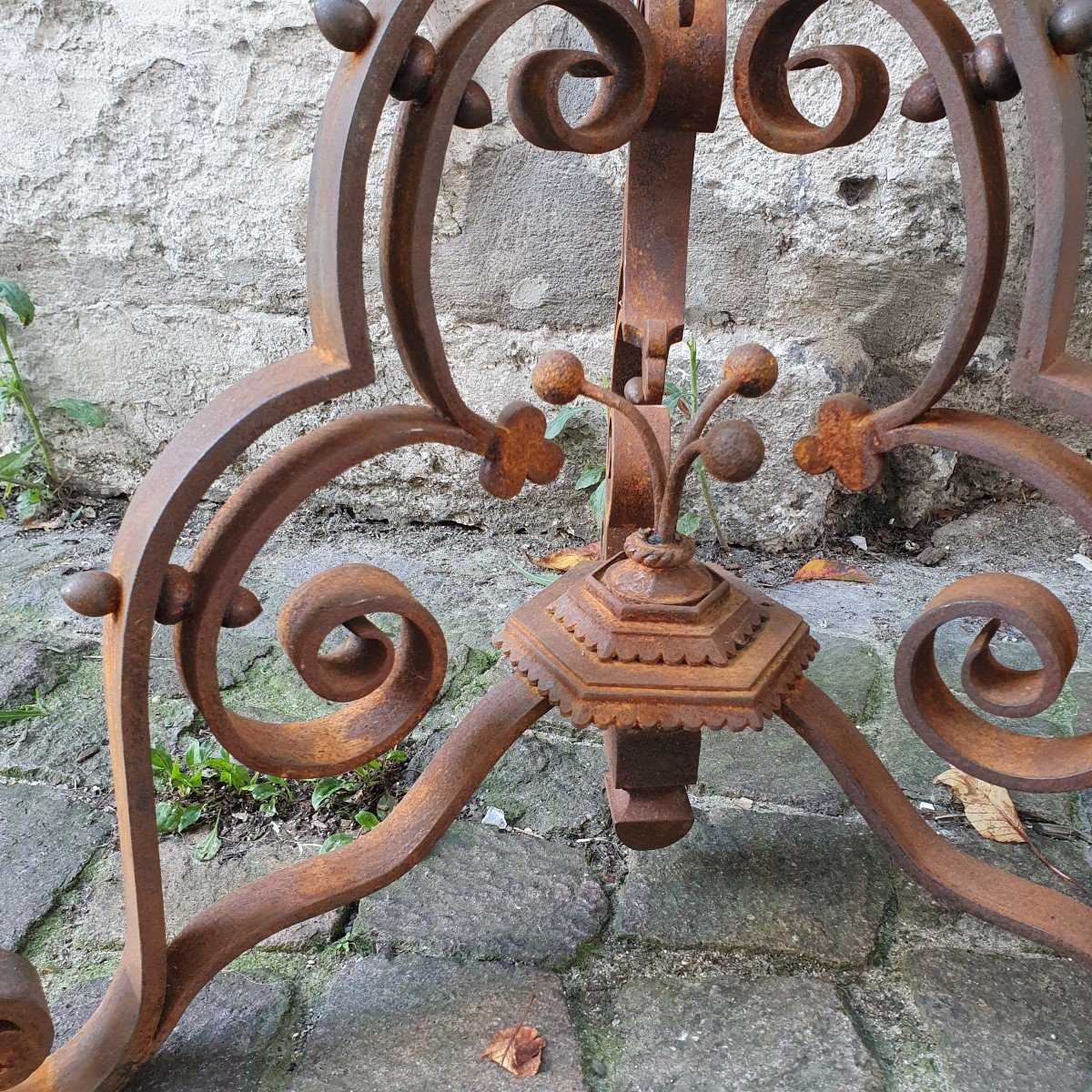 Important Pair Of Wrought Iron Castle Torchieres -photo-3