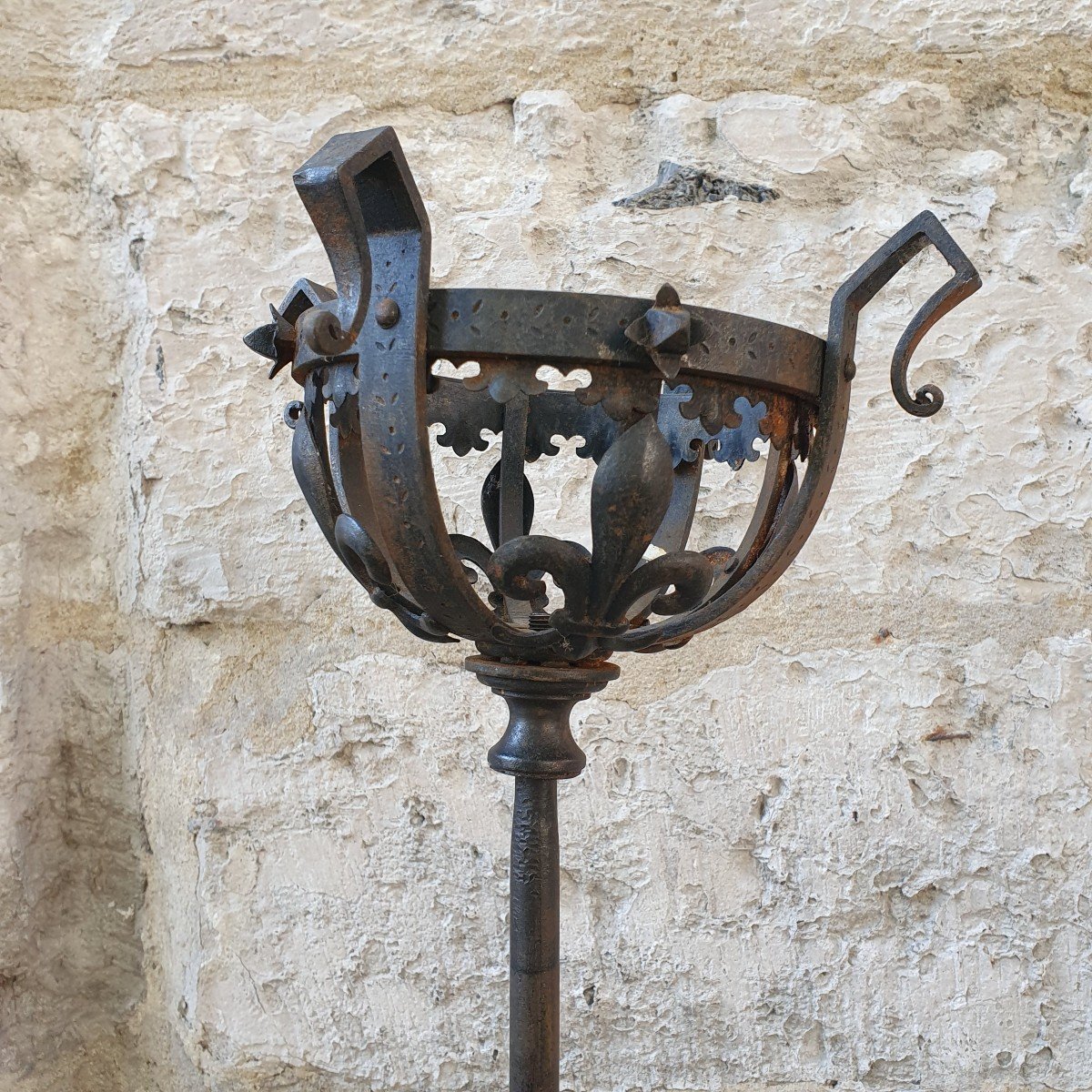 Important Pair Of Wrought Iron Castle Torchieres -photo-7