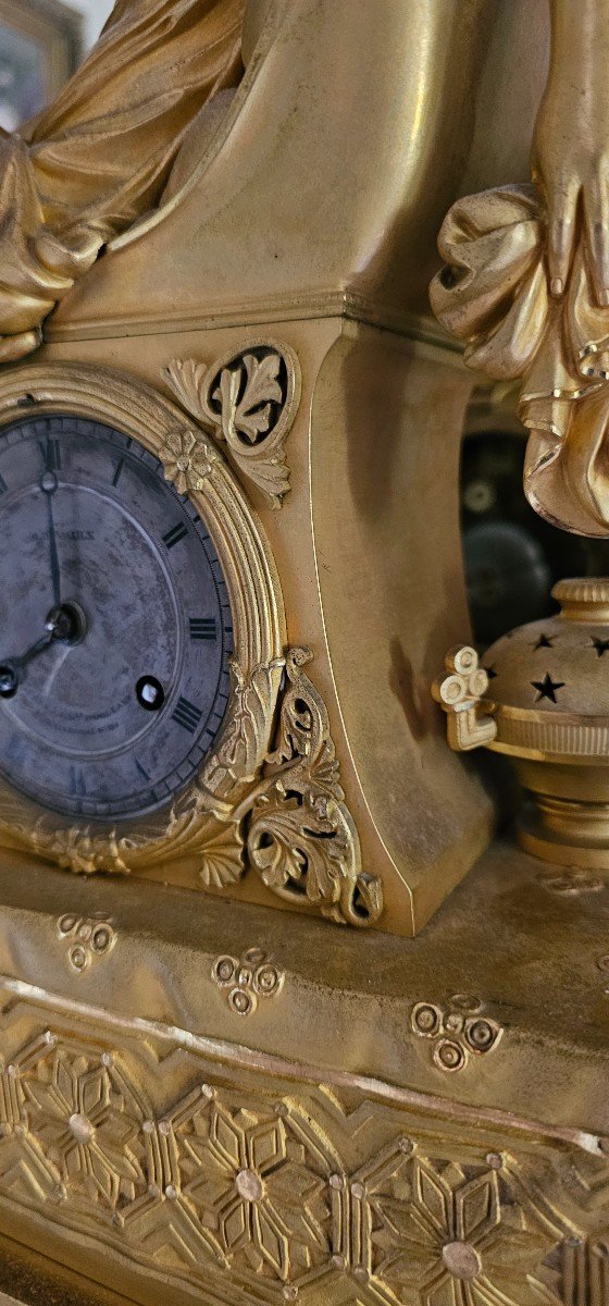 Louis-philippe Period Odalisque Clock In Gilt Bronze. Devaulx Watchmaker.-photo-2