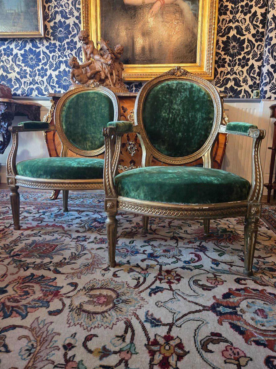 Paire De Fauteuils à Châssis d'Epoque Louis XVI, Travail Parisien.