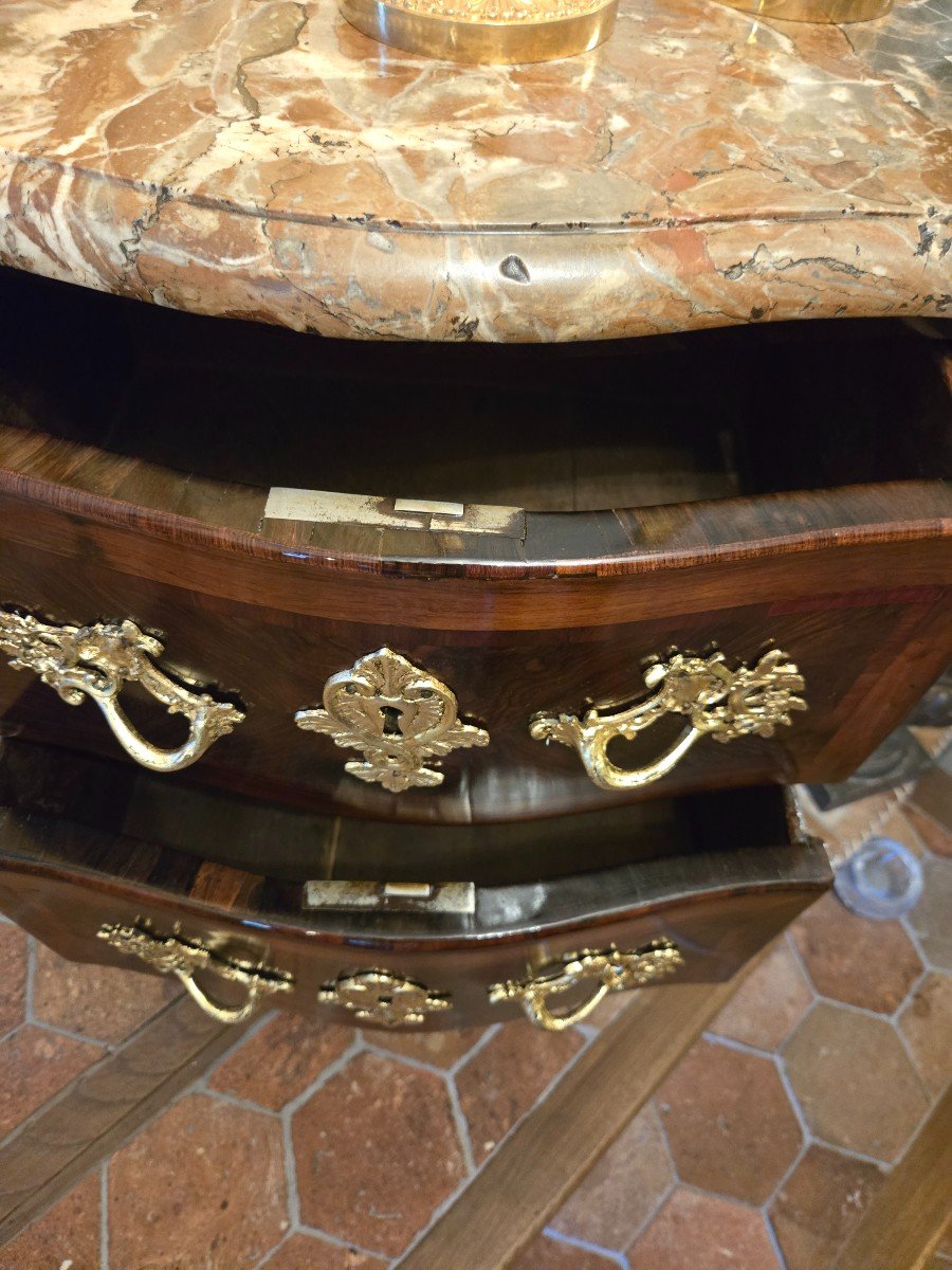 J.demoulin, Commode Sauteuse D’époque Louis XV, Paris Entre 1755-59.-photo-1