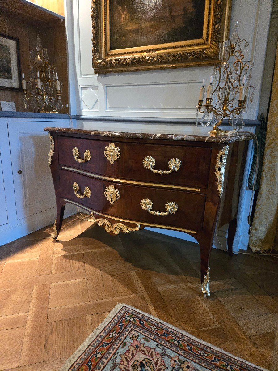 Commode Régence En Amarante, Aux Masques De Diane, Travail Parisien.  -photo-3