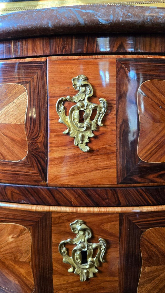 Commode Sauteuse D’époque Louis XV En Bois De Rose Et De Violette.  -photo-8