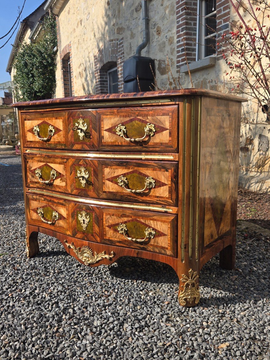 Commode En Placages De Bois Indigène Et Exotique, Style Louis XIV.  