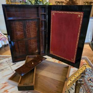 Louis XIV Period Travel Writing Case In Precious Wood Veneer.