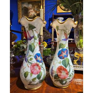 Paire De Vase En Opaline Au Décors De Liserons, Baccarat 