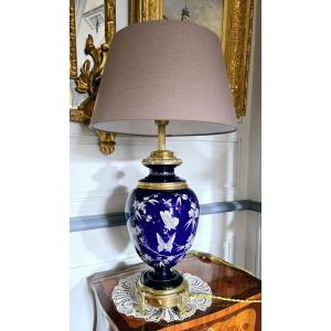 Lampe En Porcelaine Bleu Nuit Aux Papillons XIX ème