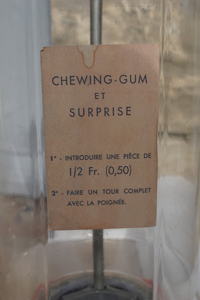 Vintage Chewing Gum Dispenser Machine-photo-2