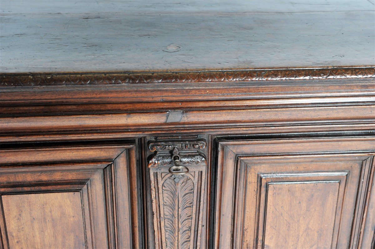 Walnut Chest With Its Original Lock And Key - Circa 1570 - 1580-photo-1