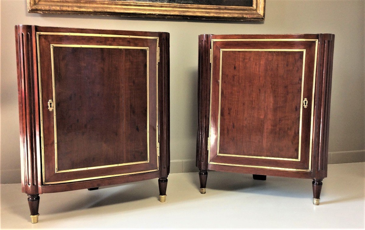 25% Discount  - Stamped "n. Petit" - Pair Of Mahogany Corner Cupboards - 18th -photo-2