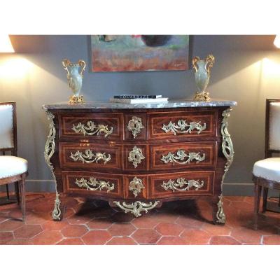 Rare Commode Tombeau , Estampillée Pierre Bonnemain, Epoque Louis XV