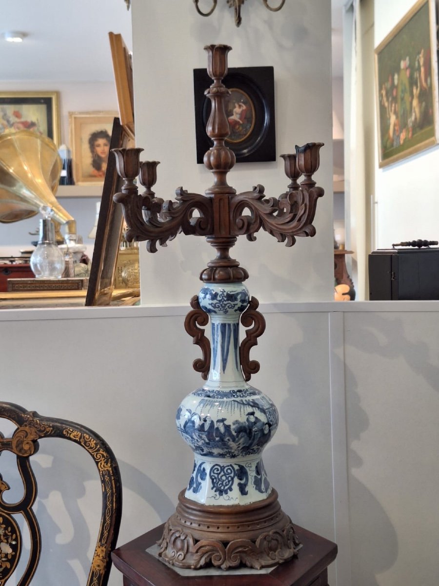 Le Vase De Delft Avec Bougeoir En Bois