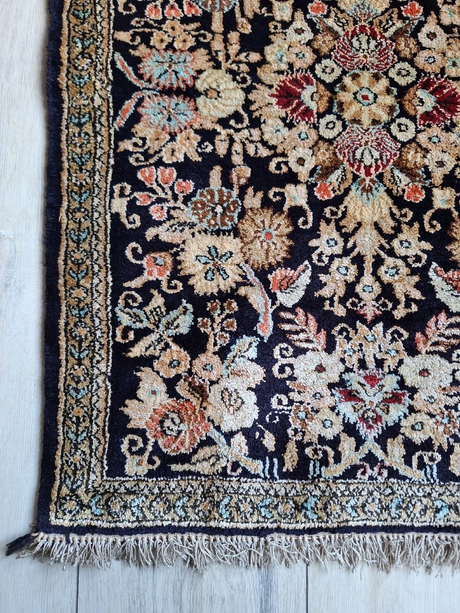 A Small Vintage Hand Knotted Ghoum Rug-photo-4