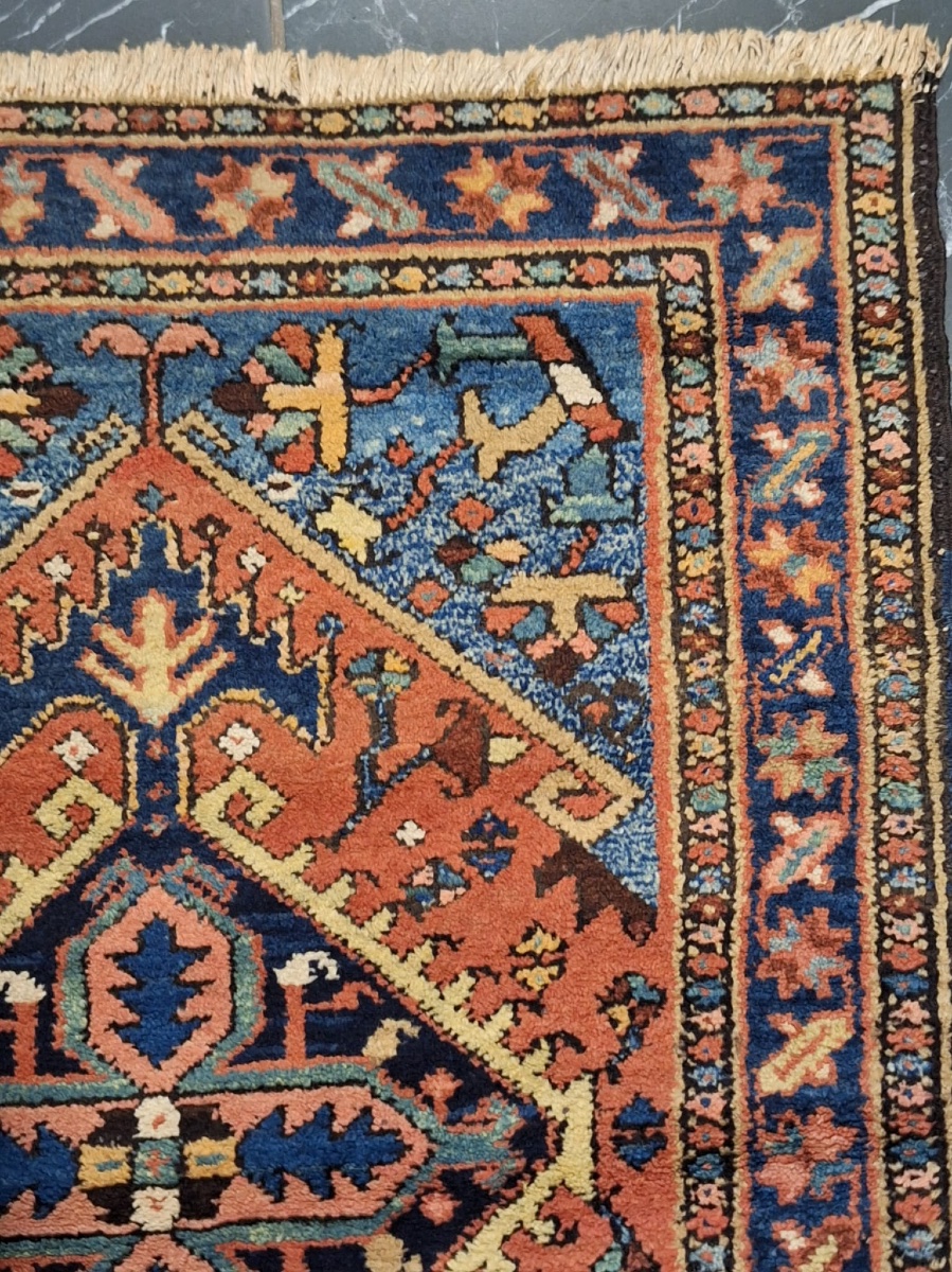 Antique Hand-knotted Heriz Rug, Iran-photo-3