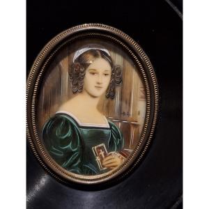 Portrait Miniature d'Une Femme