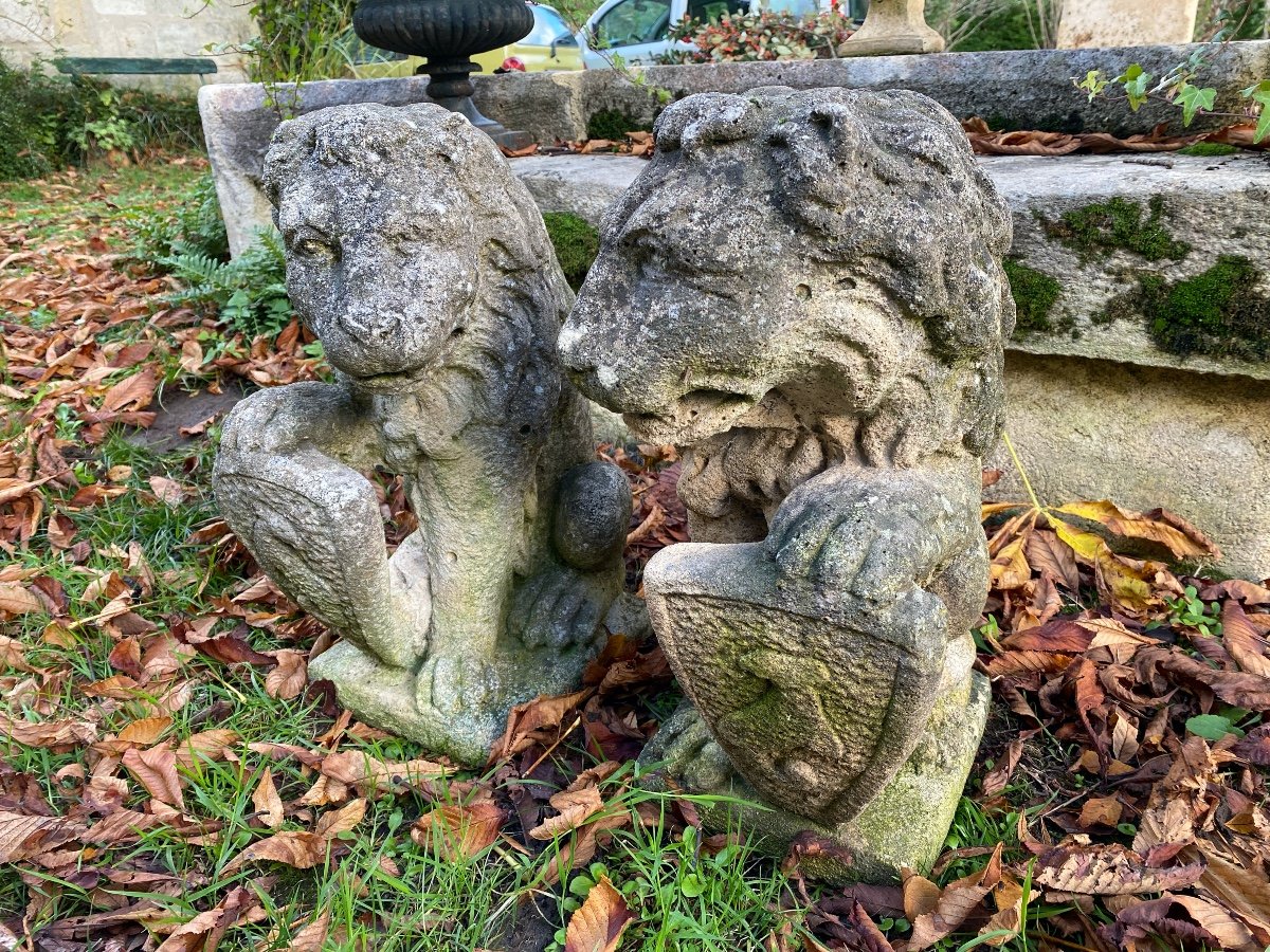 Pair Of Garden Statues Depicting Seated Lions-photo-3