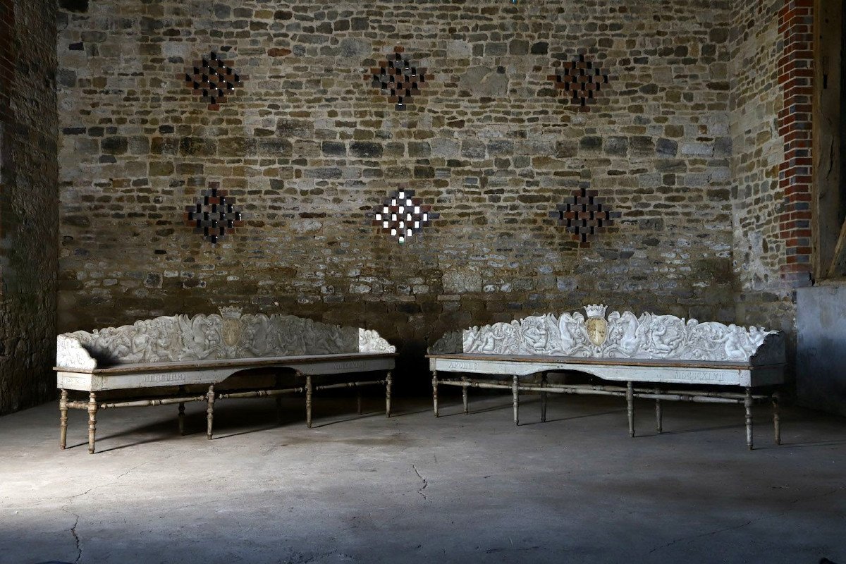 Pair Of Benches From Villa Suvera With Coat Of Arms Of The Lucchesi Palli Family, Siena, 1847