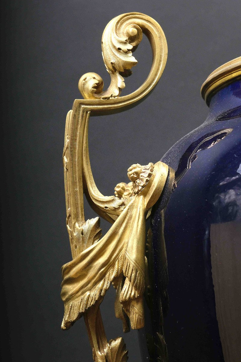 "night Blue" Sèvres Porcelain Vase, With A Gilt Bronze Mount, Paris 19th C.-photo-1