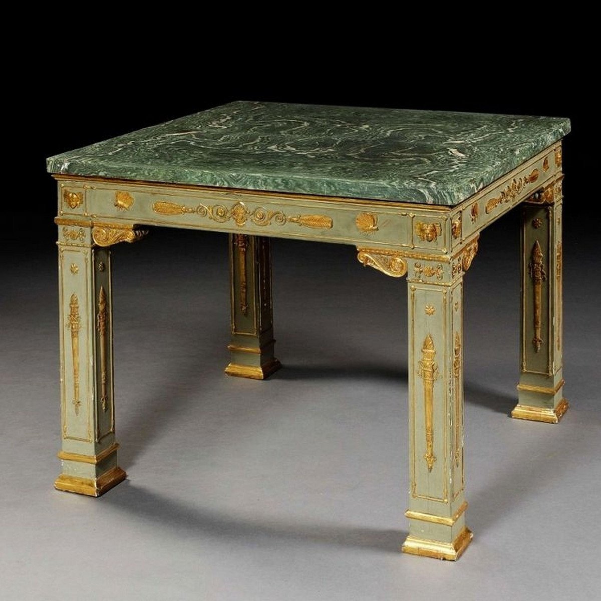 Rare table de milieu, en Laque vert et doré, Lucca Vers 1810