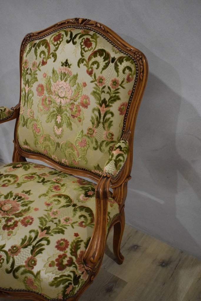 Paire De Fauteuils Louis XV En Noyer-photo-2