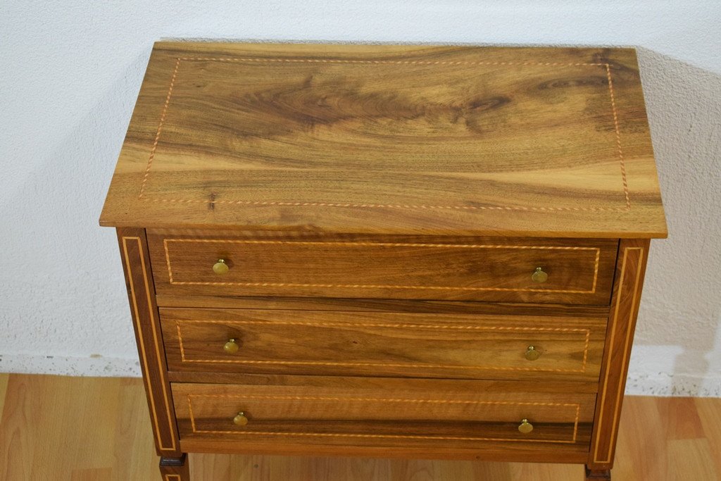 Small Solid Walnut Chest Of Drawers With Marquetry Trim-photo-2