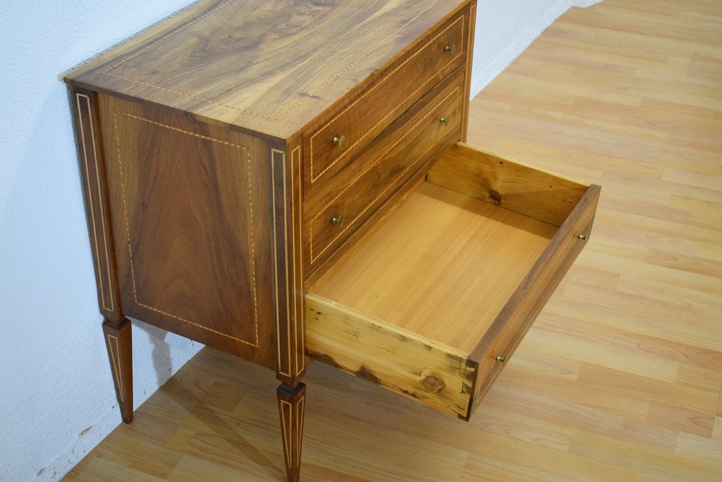 Small Solid Walnut Chest Of Drawers With Marquetry Trim-photo-8