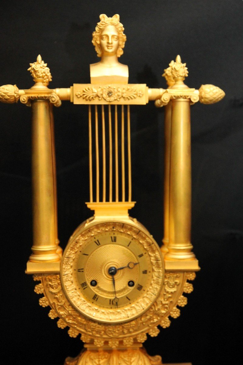 Lyre Clock In Gilt Bronze France Year 1820-1830-photo-2