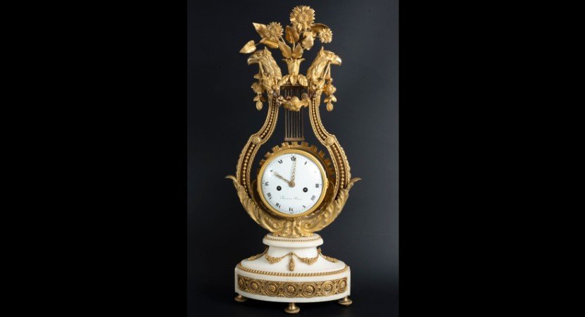 Mantel Clock With Winch France In 1775-photo-1