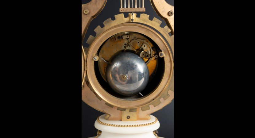 Mantel Clock With Winch France In 1775-photo-3