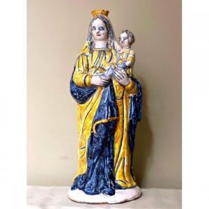 Nevers XVIII - Earthenware Representing A Virgin Mary And Child