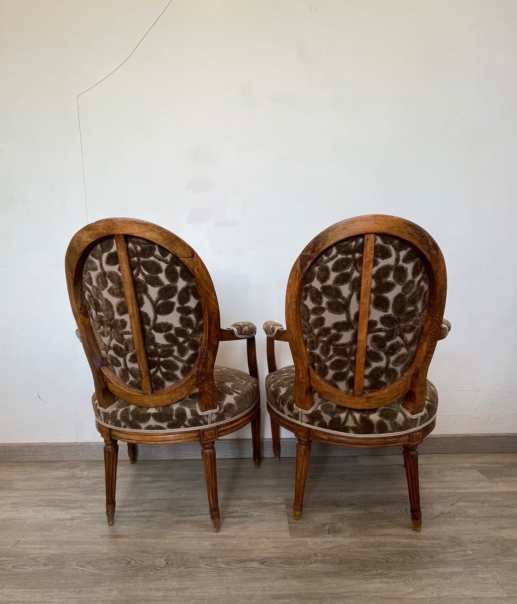 Pair Of Louis XVI Medallion Armchairs In Walnut-photo-3