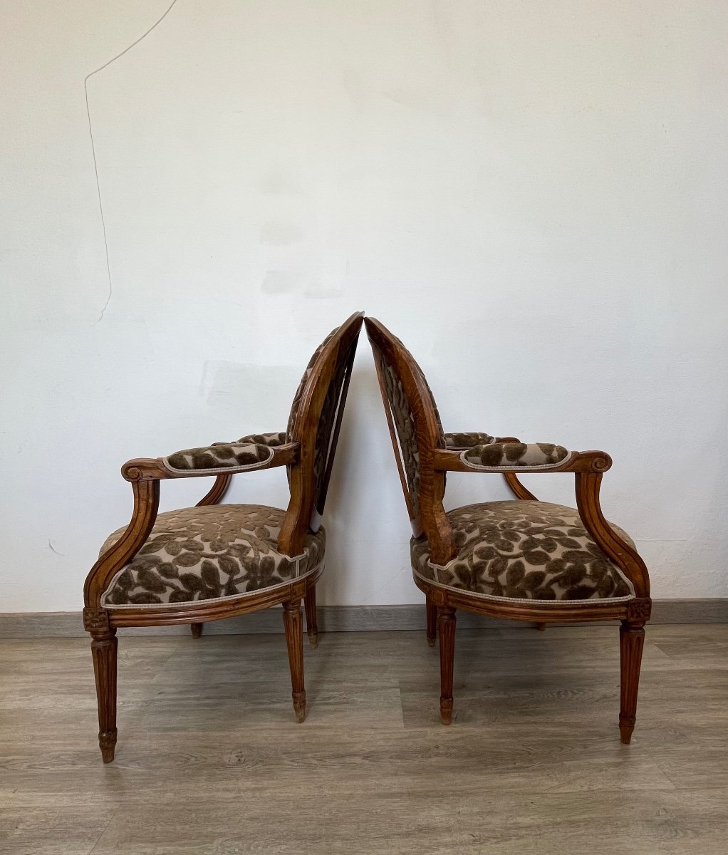 Pair Of Louis XVI Medallion Armchairs In Walnut-photo-4