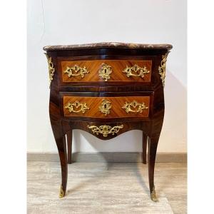 Commode d'Entre Deux De Style Louis XV