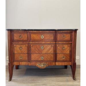 Transition Style Commode With Central Projection Late 19th Century