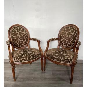 Paire De Fauteuils Médaillon d'Époque Louis XVI En Noyer