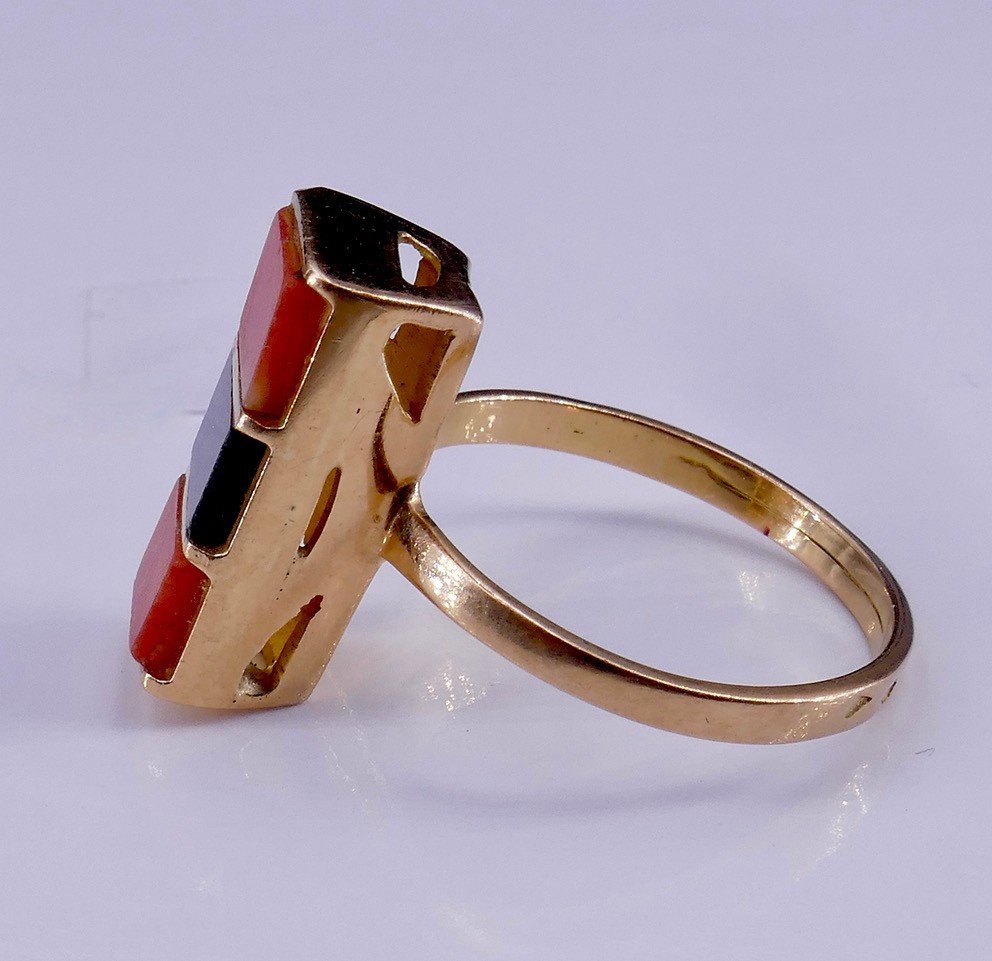 Coral And Onyx Ring-photo-1