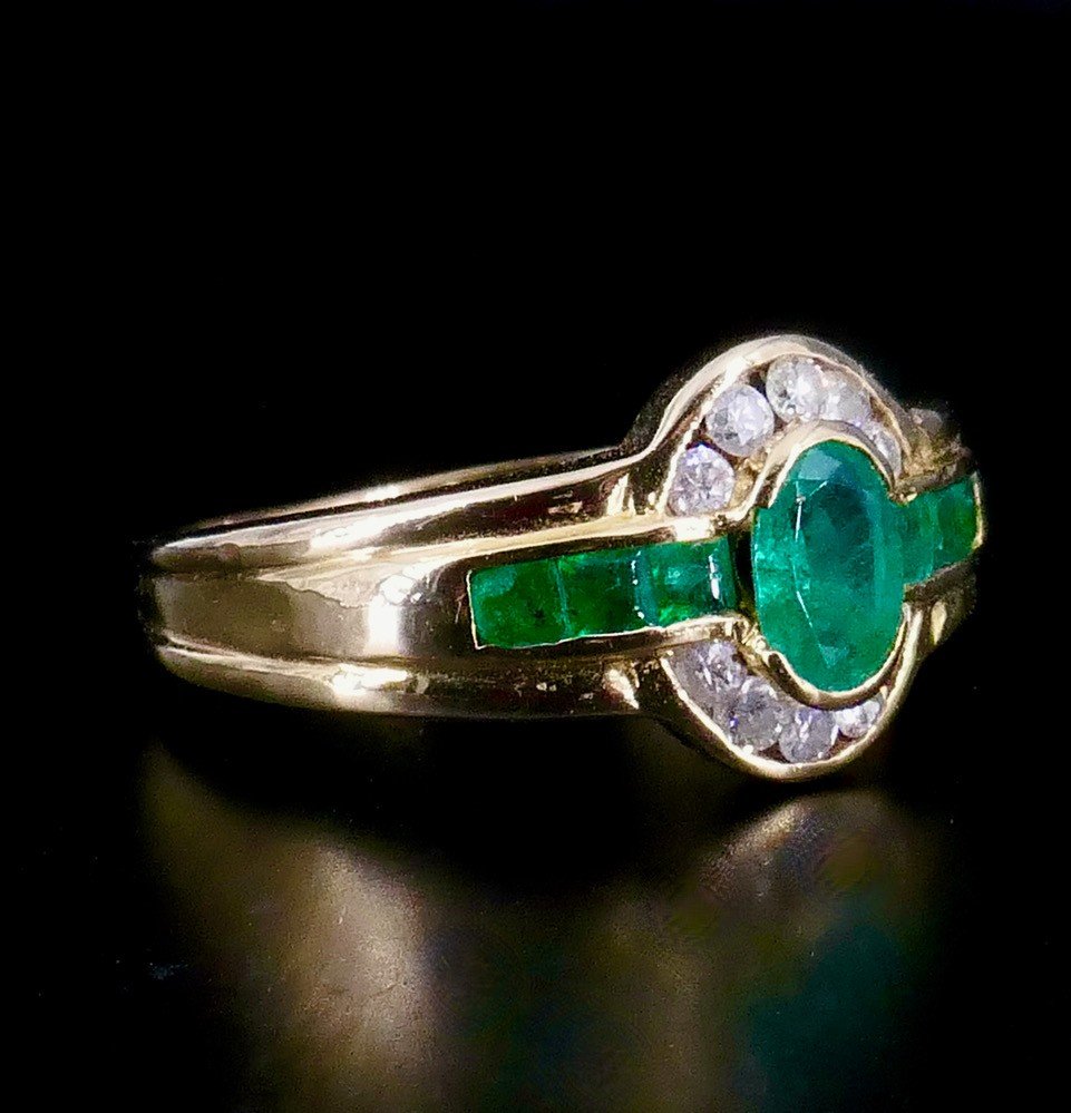 Gold Ring With Emerald Diamonds -photo-2