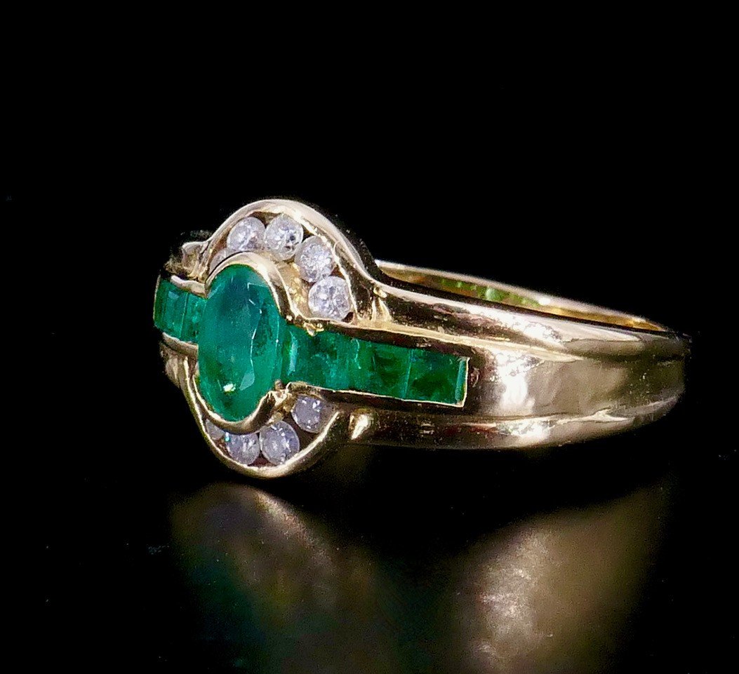 Gold Ring With Emerald Diamonds -photo-3