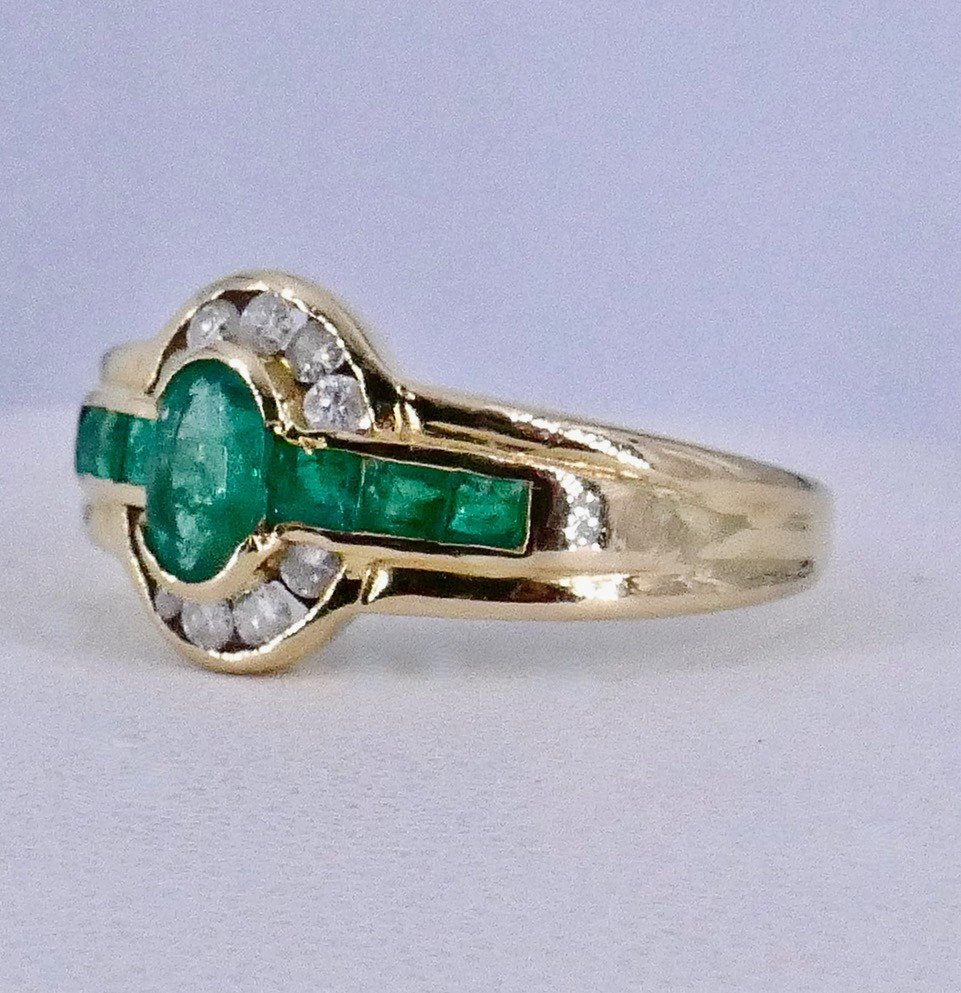 Gold Ring With Emerald Diamonds -photo-4