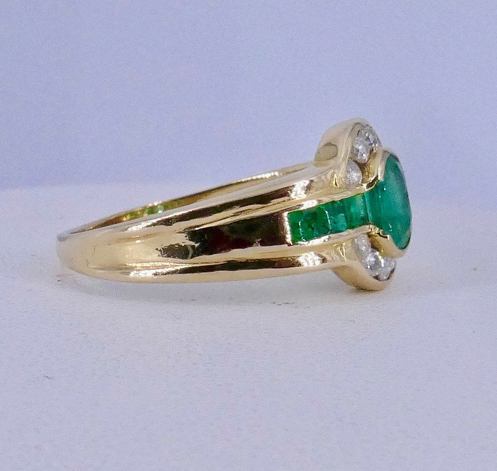 Gold Ring With Emerald Diamonds -photo-1