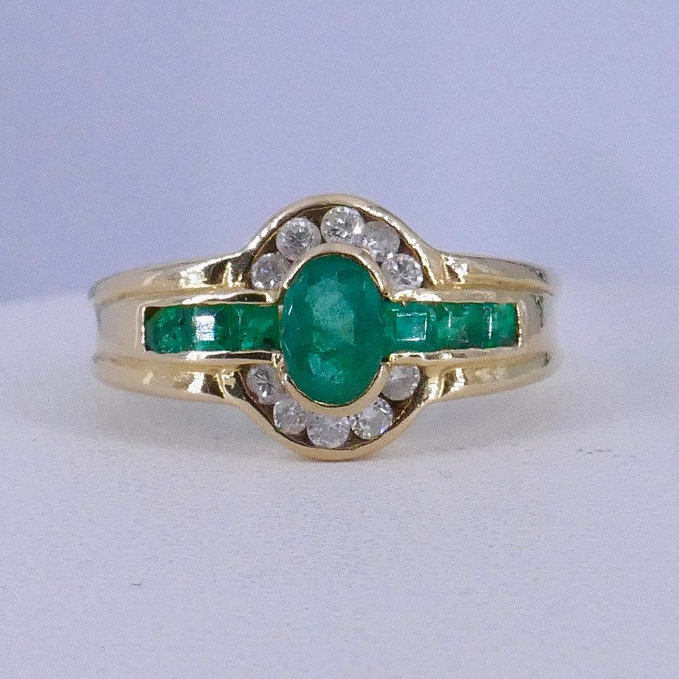 Gold Ring With Emerald Diamonds -photo-2