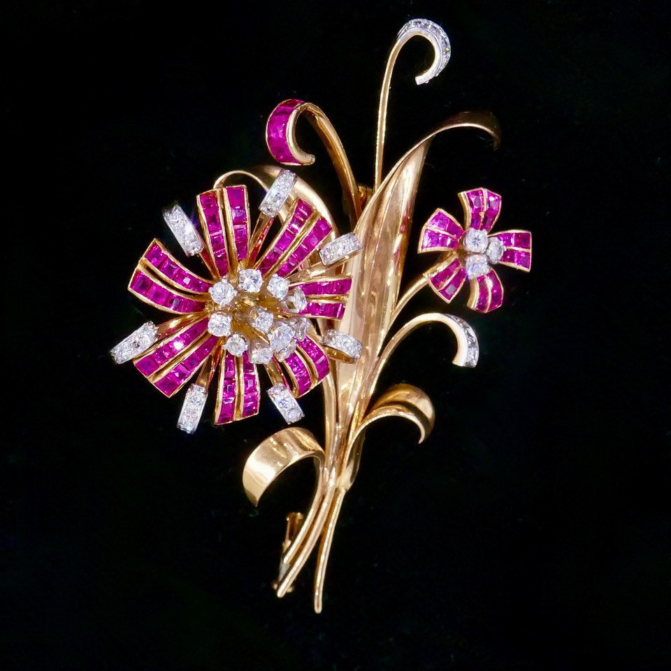 Broche Bouquet De Fleurs Or platine Diamants Rubis Années 50