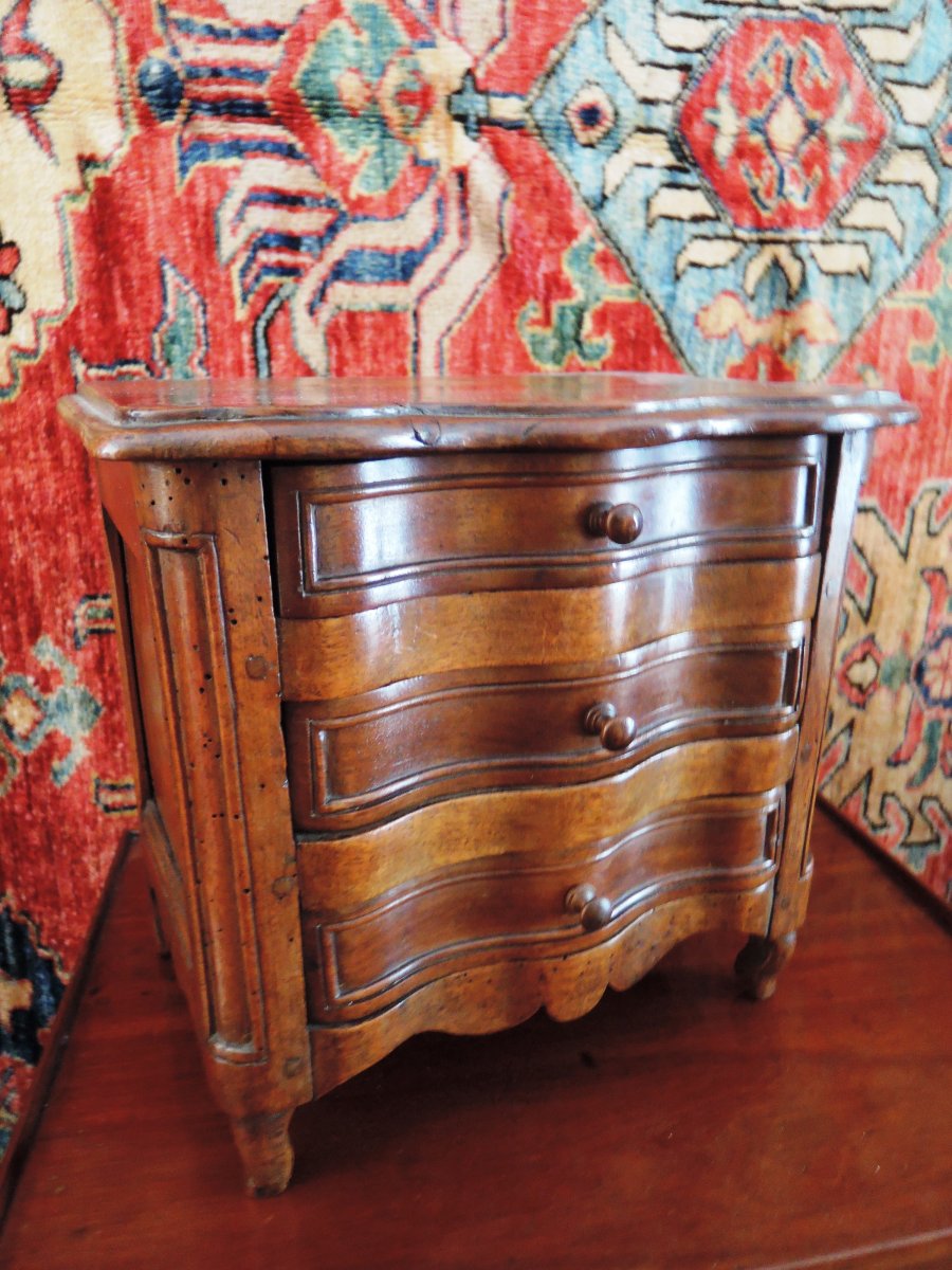 Petite Commode De Maîtrise. Epoque XVIIIè Siècle